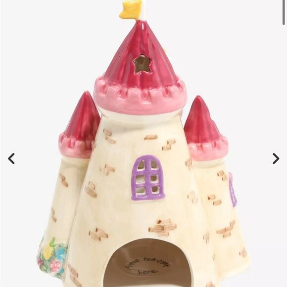 New HTF Hello Kitty and Friends Ceramic castle candle tea light house - Picture 3 of 6